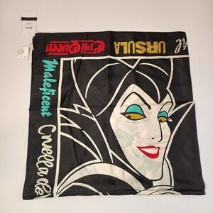 NWT CD141 Disney Limited Edition Coach Villains Print Silk Square Scarf